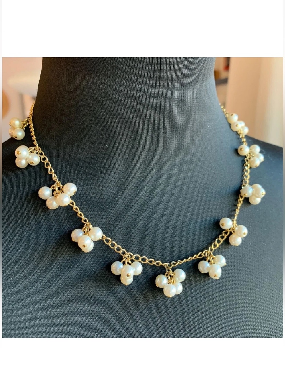 Signed Avon Vintage 1987 Pearlessence Cluster Gold Tone Faux Pearl Necklace 18" - Picture 3 of 7